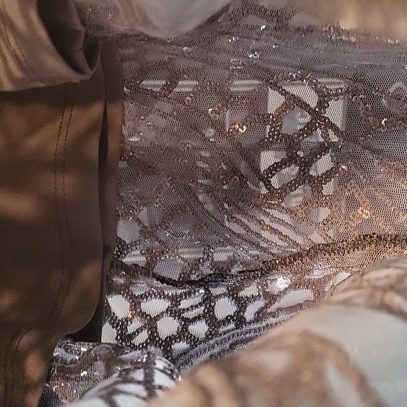 Dress - Picture 6 of 8